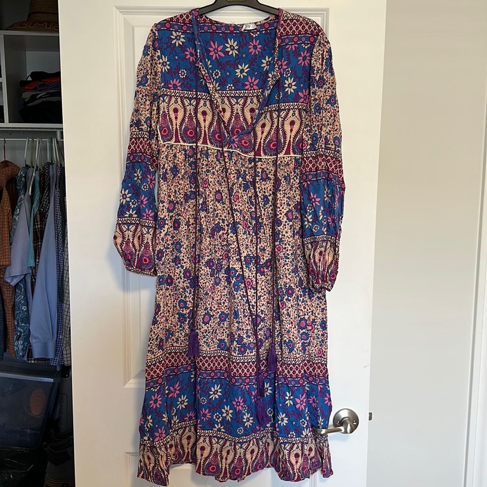 Bold print midi, tassel necktie, long sleeve